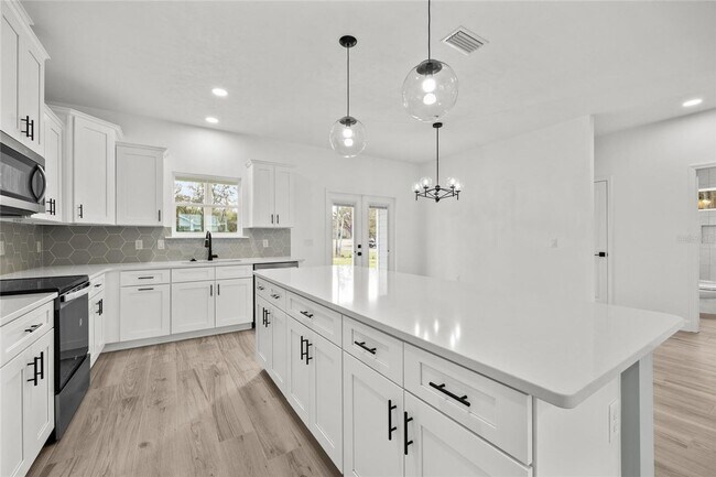 Building Photo - New Construction 3/2 in Bronson