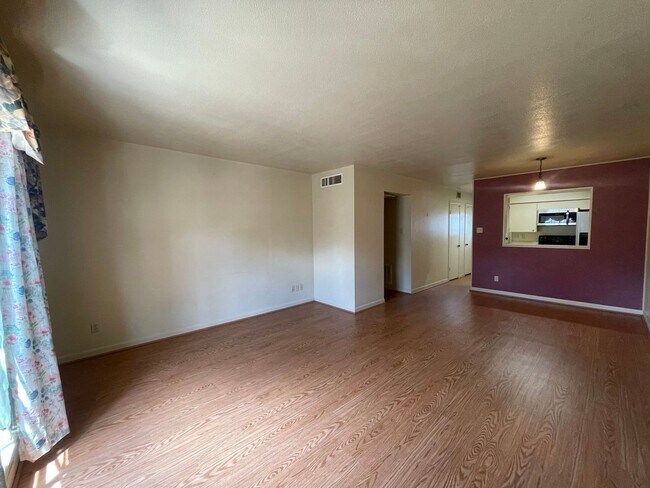 Building Photo - Move-In Ready and Waiting For You!