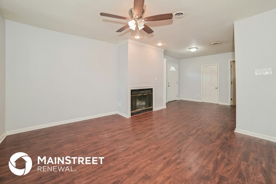 Building Photo - 2305 Ridgecrest Dr