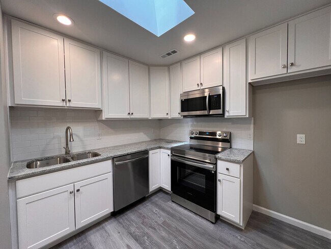 Building Photo - Brand New 2 bedroom Apartment