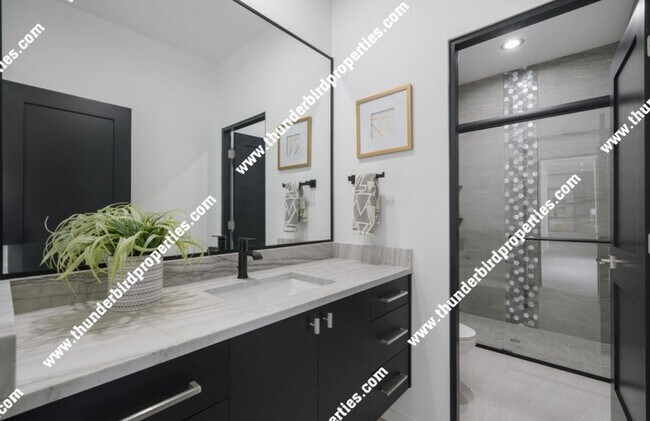 Building Photo - Living on top of the world in Corrales!!!! Look at these views!!!!
