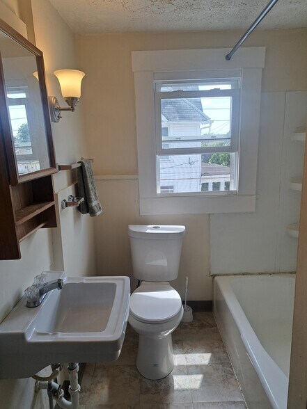 Bathroom - 116 Maryland Ave SW