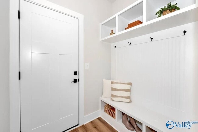 Building Photo - 80 Mountain Vis Cir