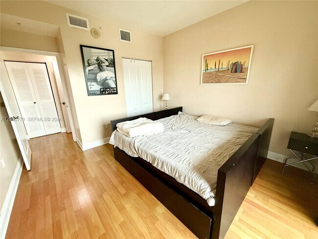 Building Photo - 20 Calabria Ave