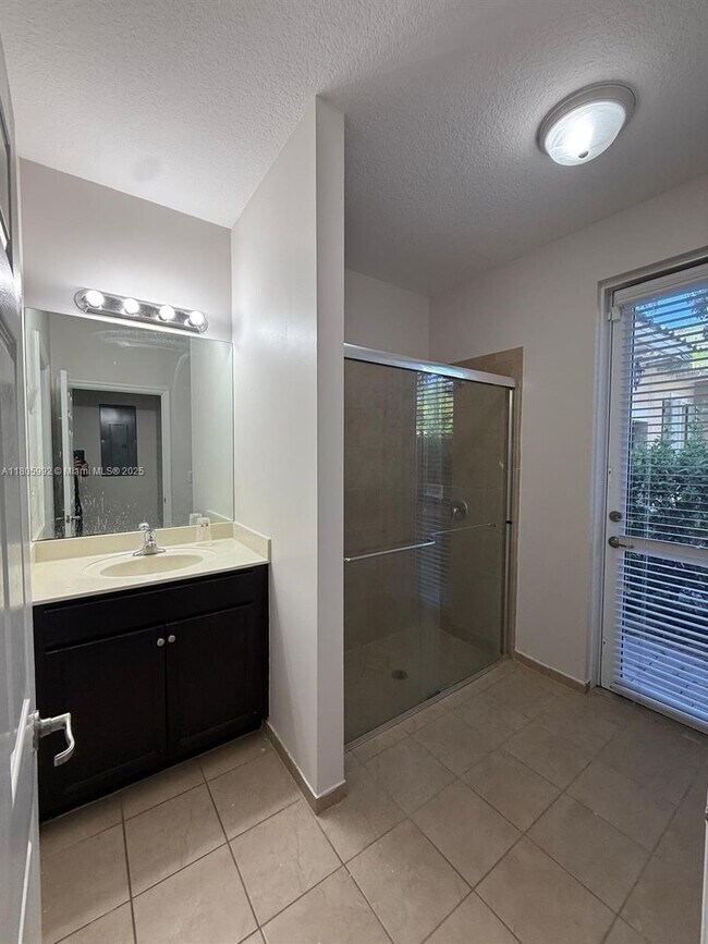 Building Photo - 16991 SW 90th Terrace