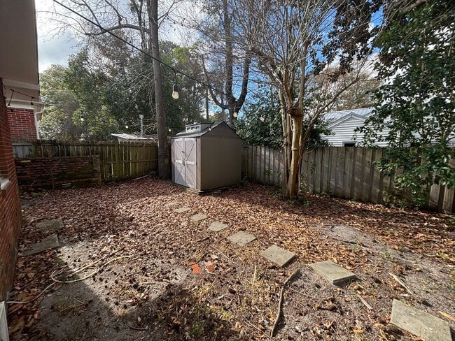 Building Photo - ***SPECIAL OFFER*** 3 Bed 1 Bath Single Family Brick Home