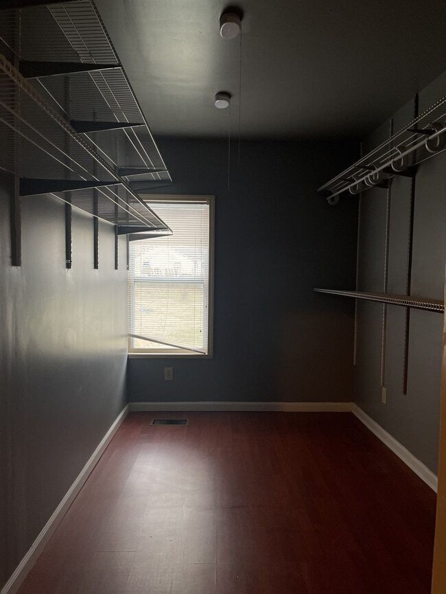 Building Photo - Spacious House in the U of M Area! Coming ...