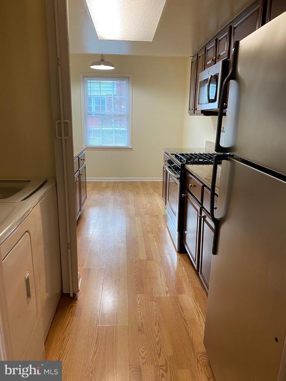 Building Photo - 6322 Draco St