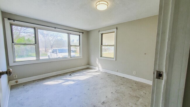 Building Photo - 103 Mimosa Ln