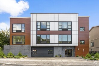 Building Photo - 26 Grand St