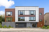 Building Photo - 26 Grand St