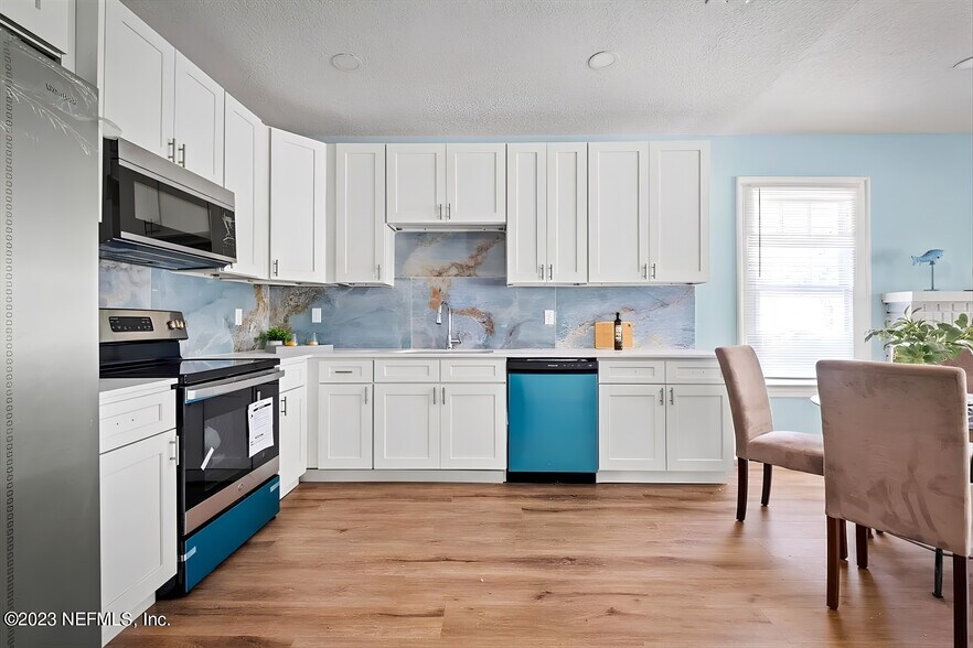 Building Photo - 7576 Calvin St