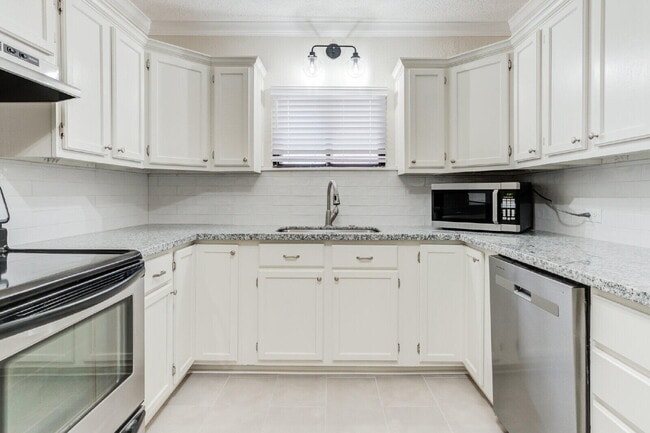 Building Photo - 2602 24th St