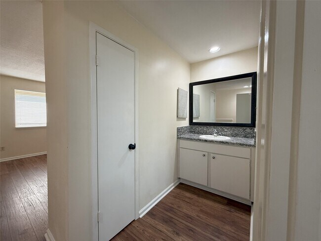 Building Photo - 2100 Wilcrest Dr