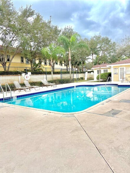 Building Photo - 106 Palm Beach Trace Dr