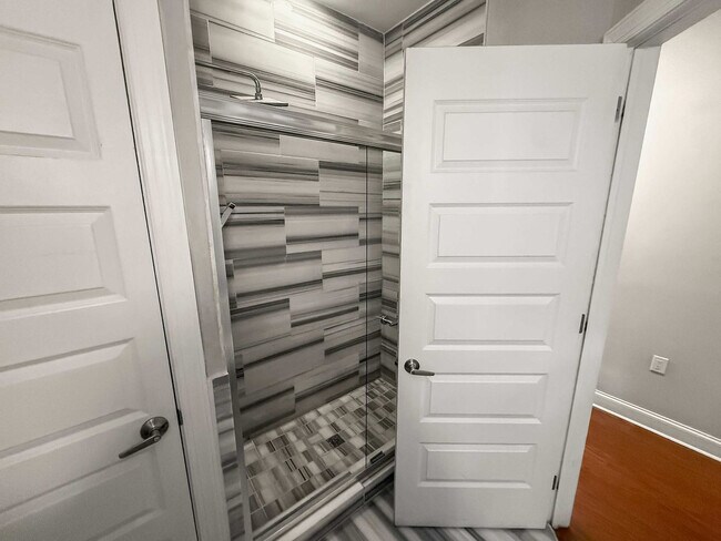 Building Photo - 606 S 2nd St