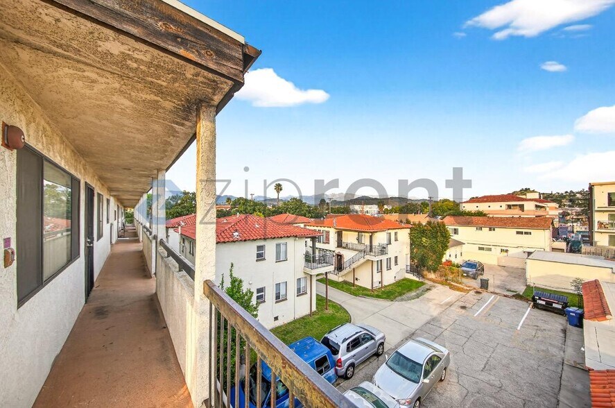 Building Photo - 1004 E Garfield Ave