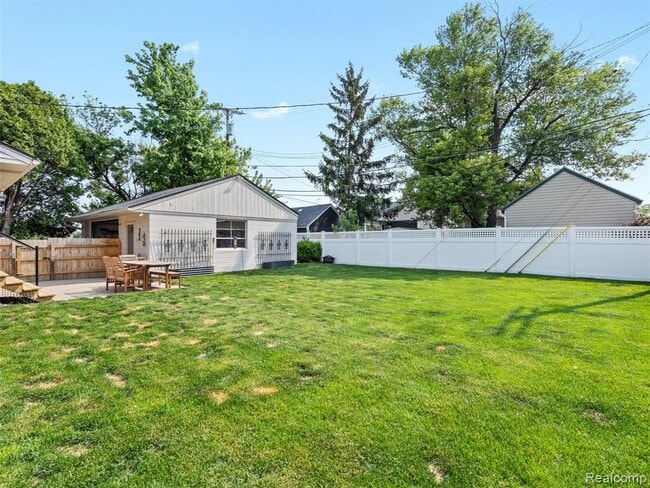 Building Photo - 1304 Grove Ave