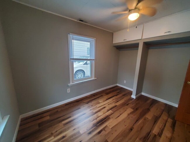 Building Photo - 2 Bedroom Single Family Ranch