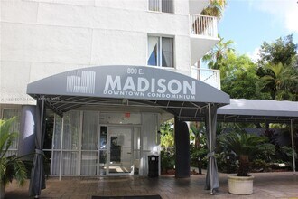Building Photo - 800 N Miami Ave