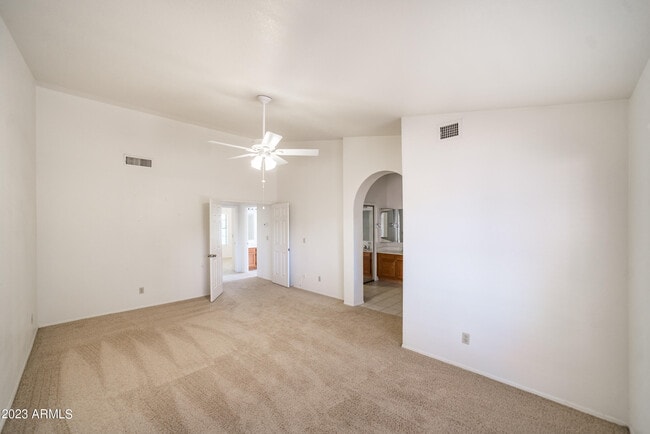 Building Photo - 9210 N 104th Pl