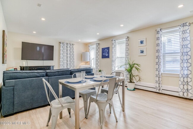 Building Photo - 18 Abbott Ave