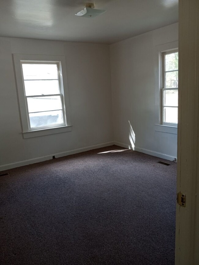 Building Photo - 2/1 in City of Shelby