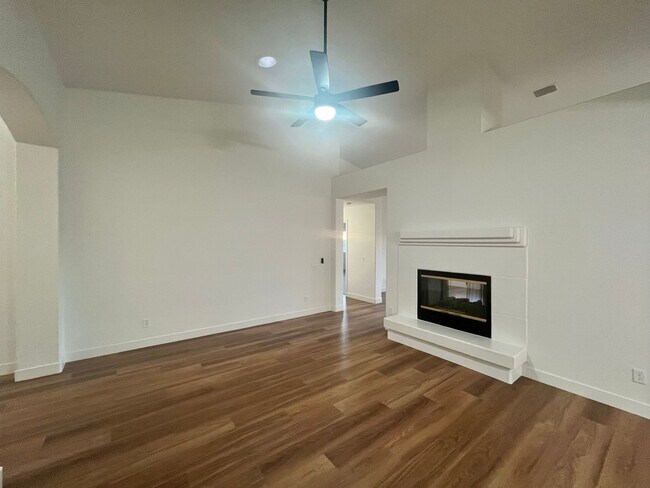 Building Photo - 2470 sq ft, remodeled single story, hard to find 5 bed, 2.5 bath, 2 car garage in guard gated Sta...