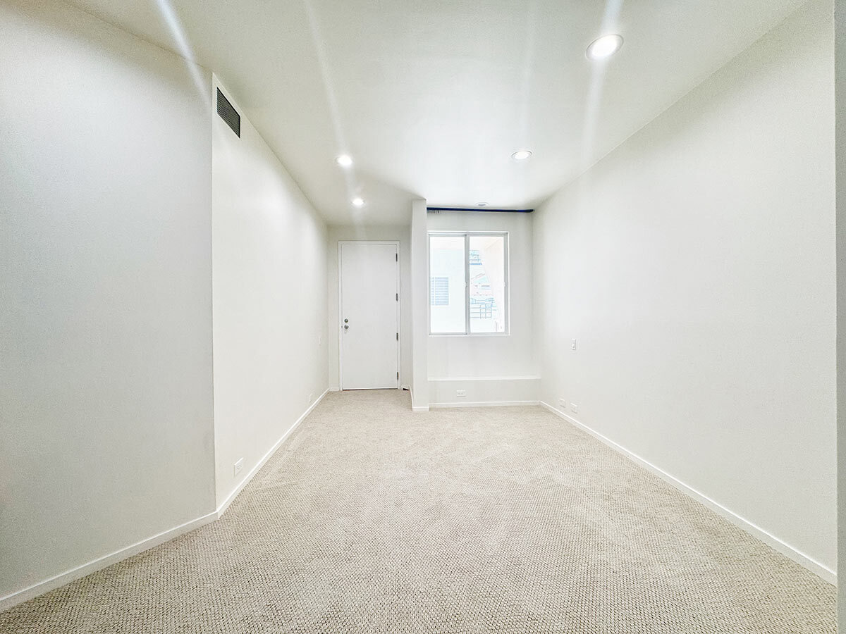 Building Photo - 3505 Ocean Front Walk
