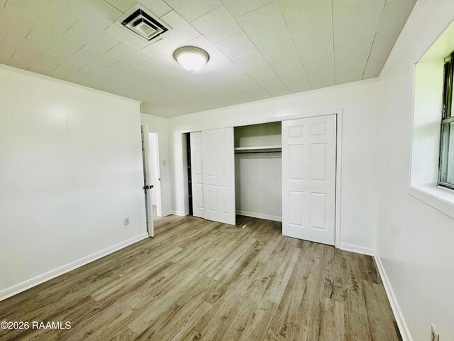Building Photo - 1118 LA-357