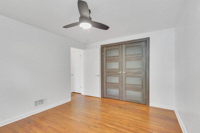 Building Photo - 3032 S Corona St