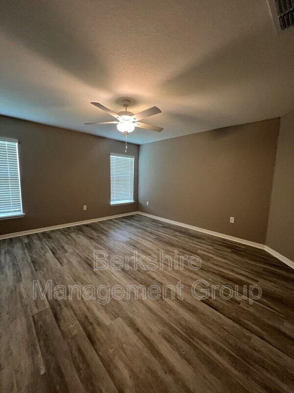 Building Photo - 1136 Brook Meadow Dr