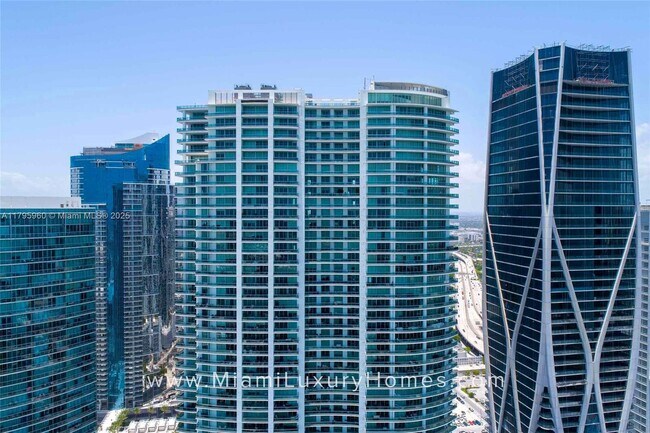 Building Photo - 900 Biscayne Blvd
