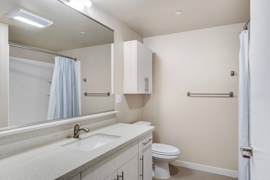 Building Photo - 101 Taylor Ave N