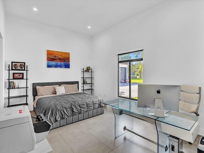 Building Photo - 6122 SW 173rd Way