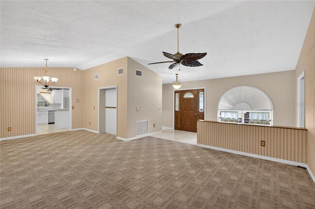 Building Photo - 2065 Oak Beach Blvd