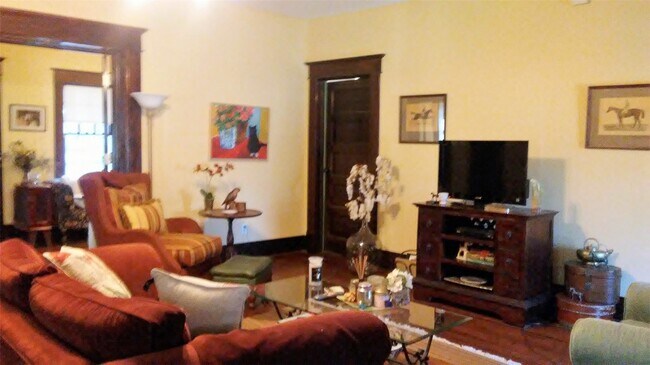 Building Photo - 1701 Sylvester Rd