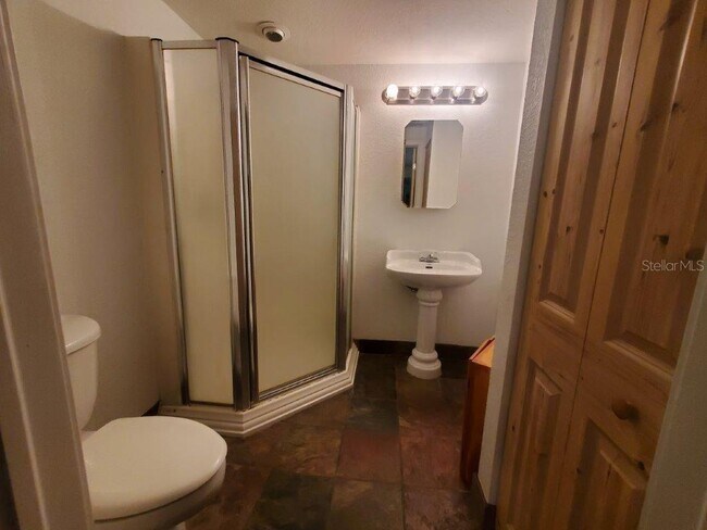 Building Photo - 5620 Sabal Palm Ln