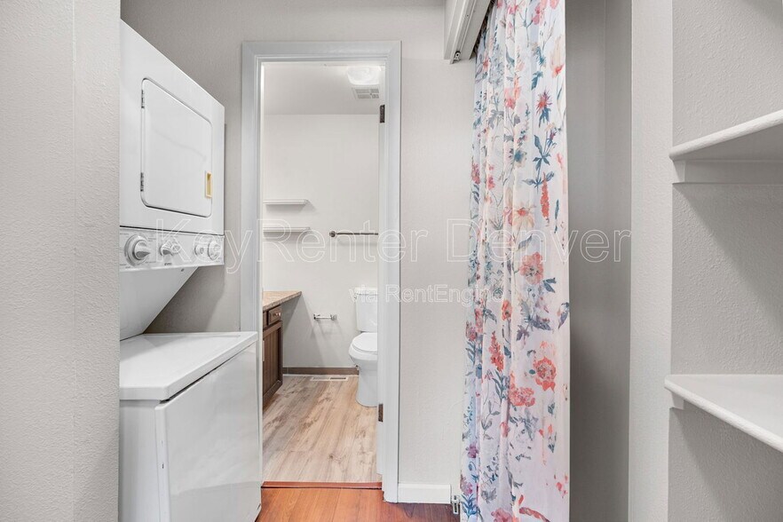 Building Photo - 6880 E Mississippi Ave