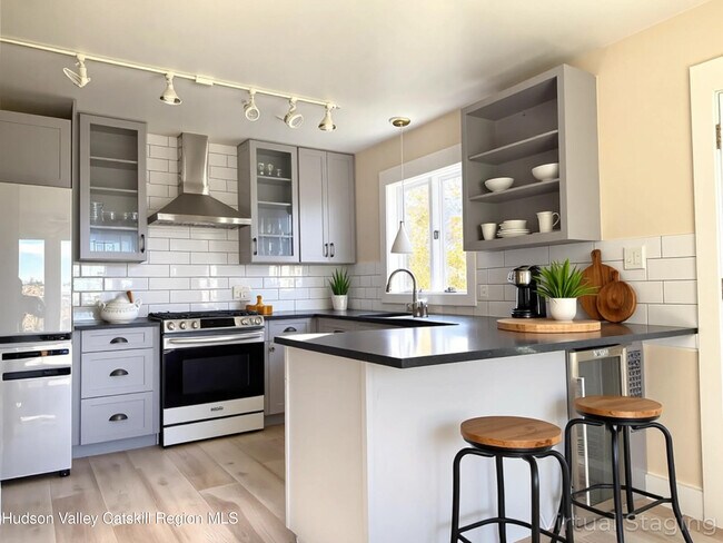 Building Photo - 5265 NY-9G