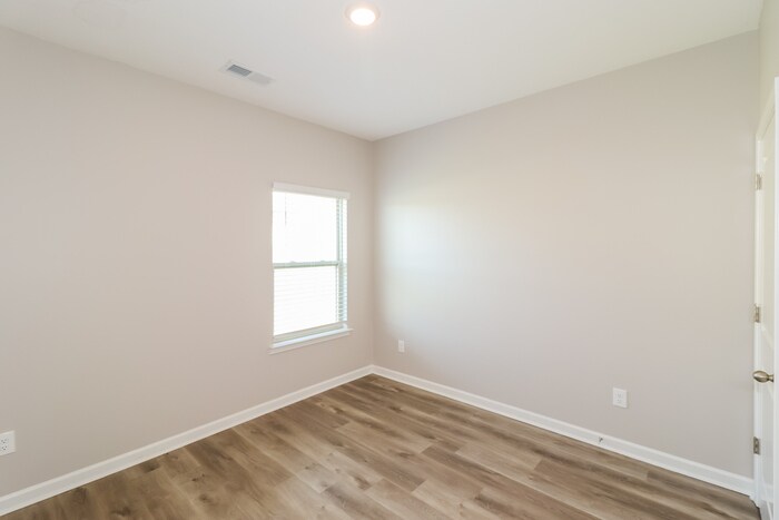 Building Photo - 415 Beau Tisdale Dr