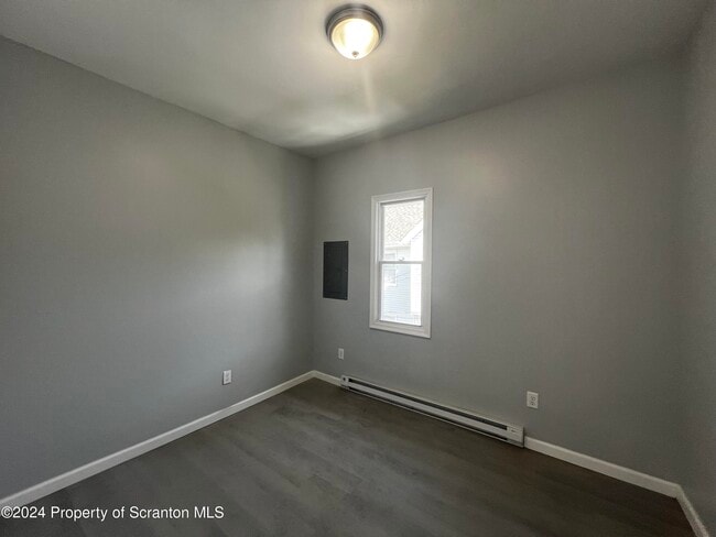 Building Photo - 2204 Golden Ave