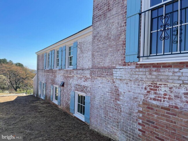 Building Photo - 2601 Butler Rd