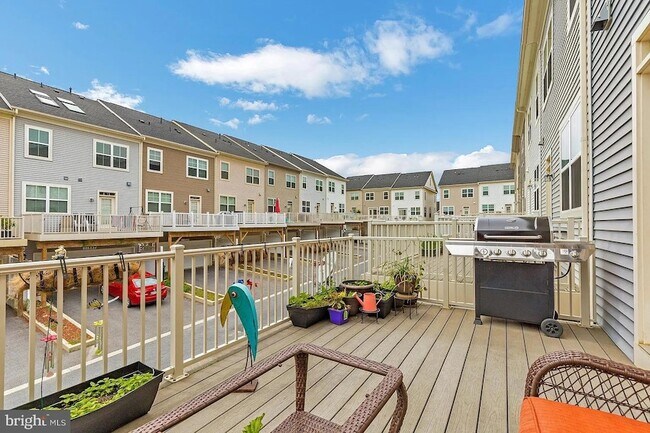 Building Photo - 11882 Country Squire Way