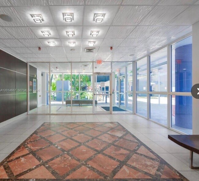 Building Photo - 800 N Miami Ave