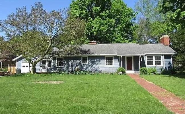 Primary Photo - AVAILABLE AUGUST 2025 - Cozy 3 BR Home Clo...