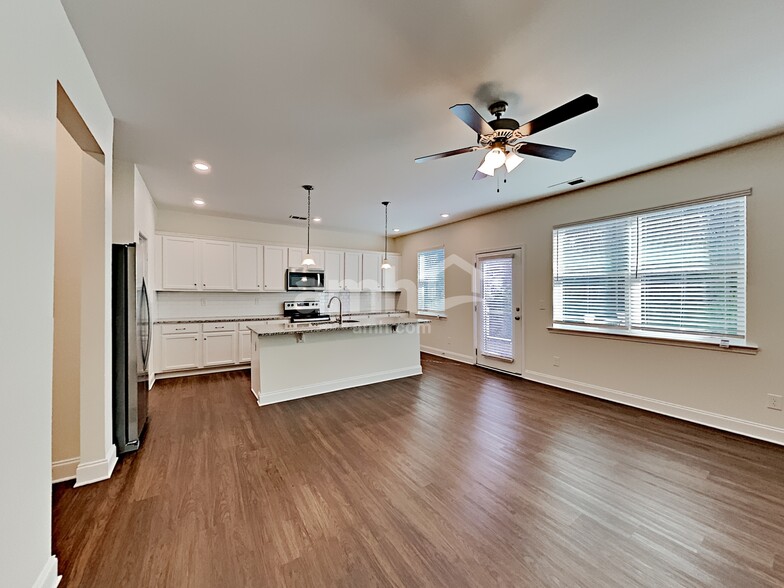 Building Photo - 3557 Okelly Dr