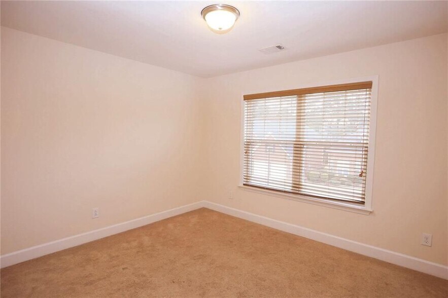 Building Photo - 2588 Cannon Farm Ln