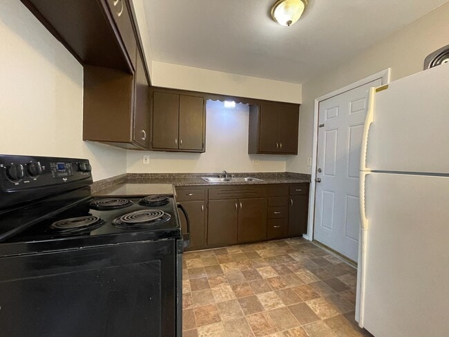 Building Photo - 5806 N 76th St