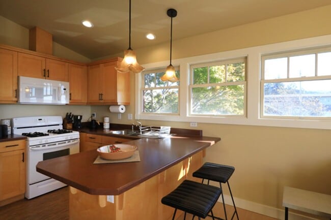 Building Photo - Furnished Studio overlooking Arcata, all utilities inluded
